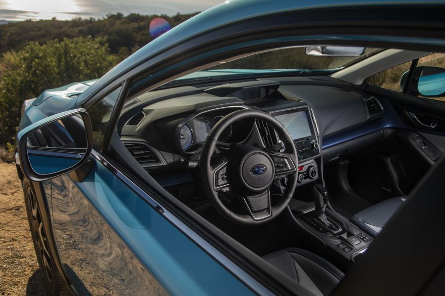 Интерьер Subaru Crosstrek Hybrid 2019 года  (фото 50 из 66)